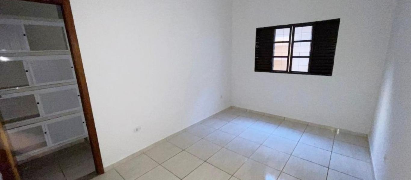 CASA NA Vila Carvalho em Assis