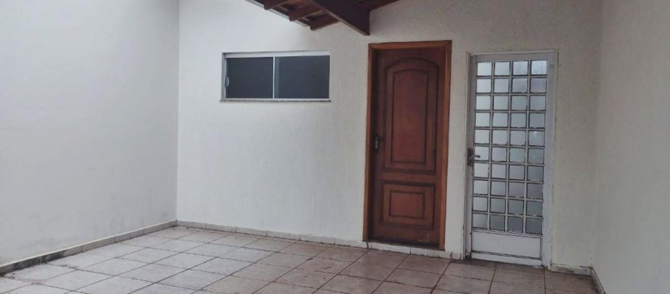CASA NA TRIANGULO em Assis