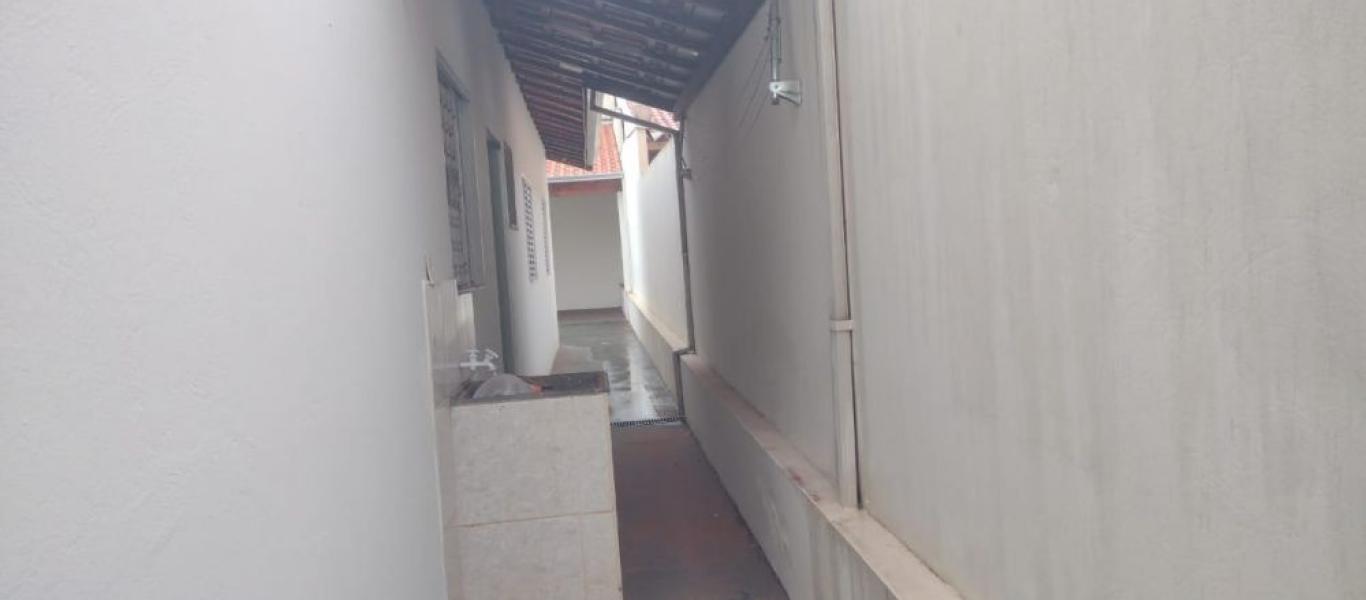 CASA NA TRIANGULO em Assis