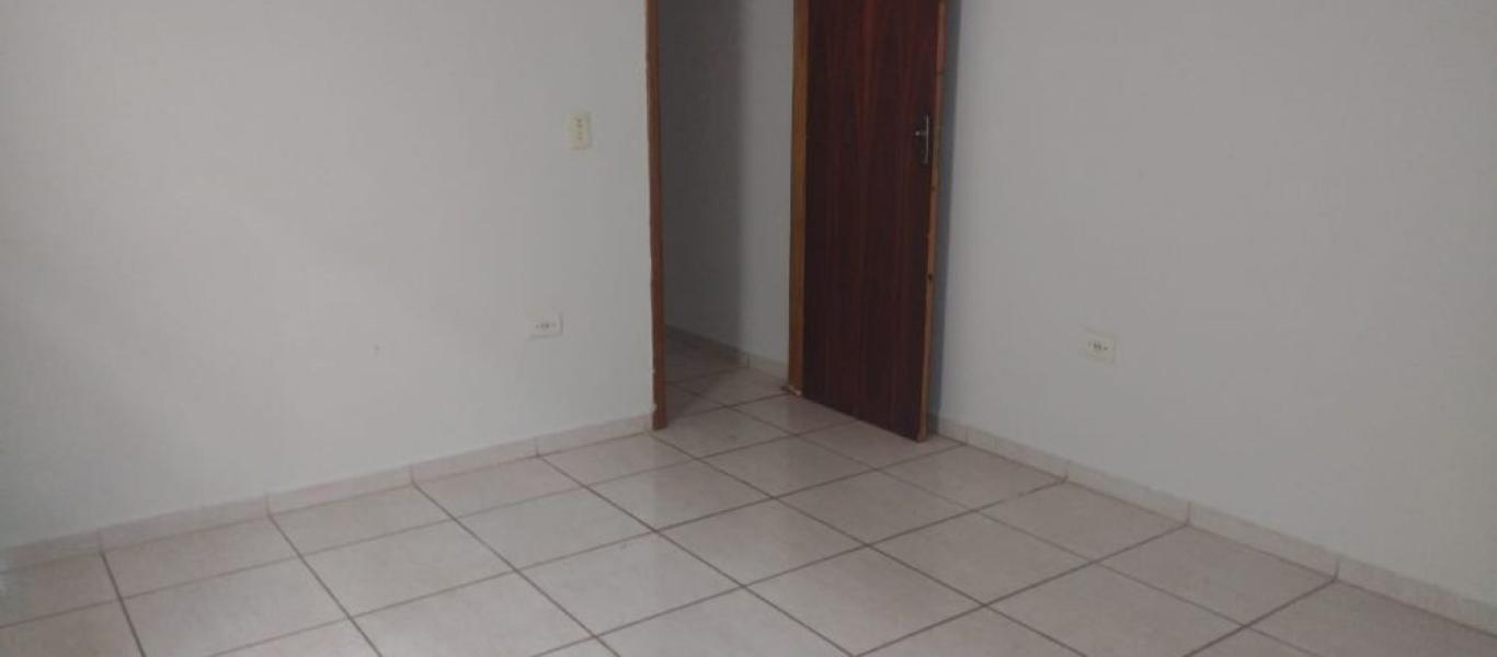 CASA NA TRIANGULO em Assis
