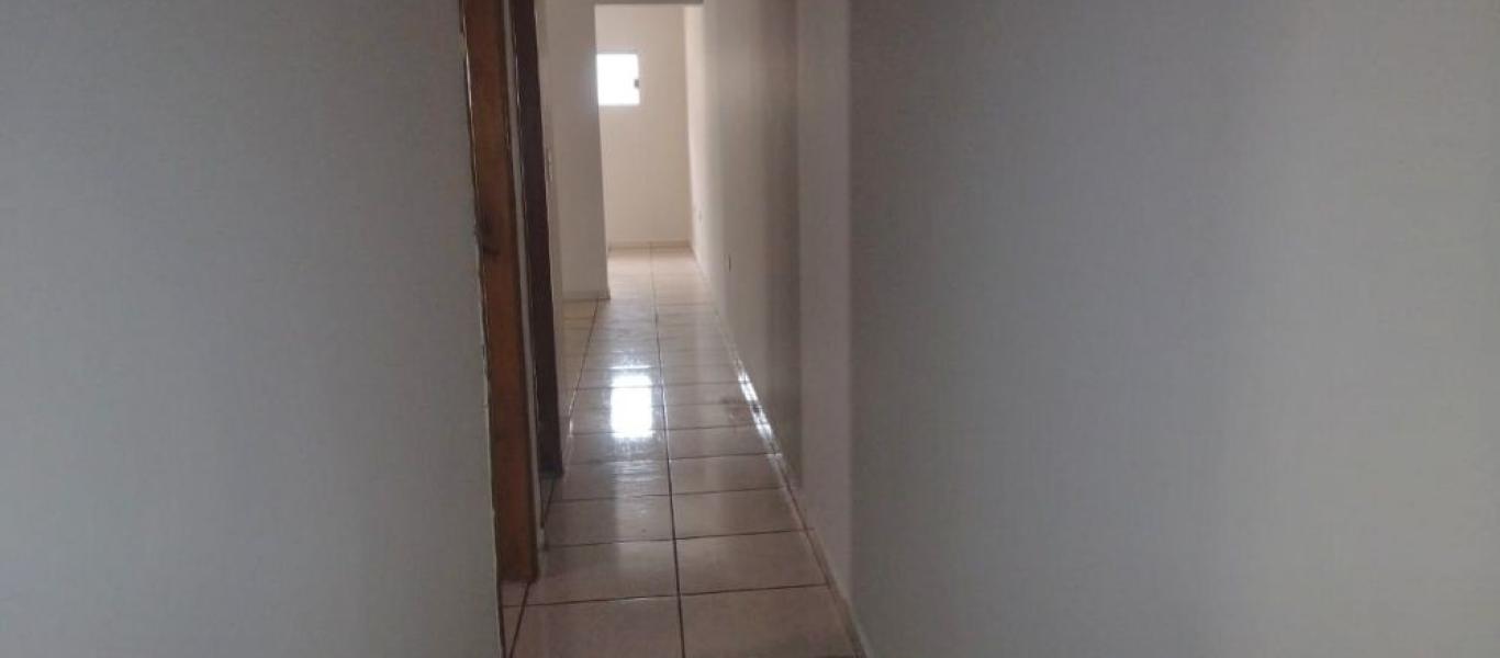 CASA NA TRIANGULO em Assis