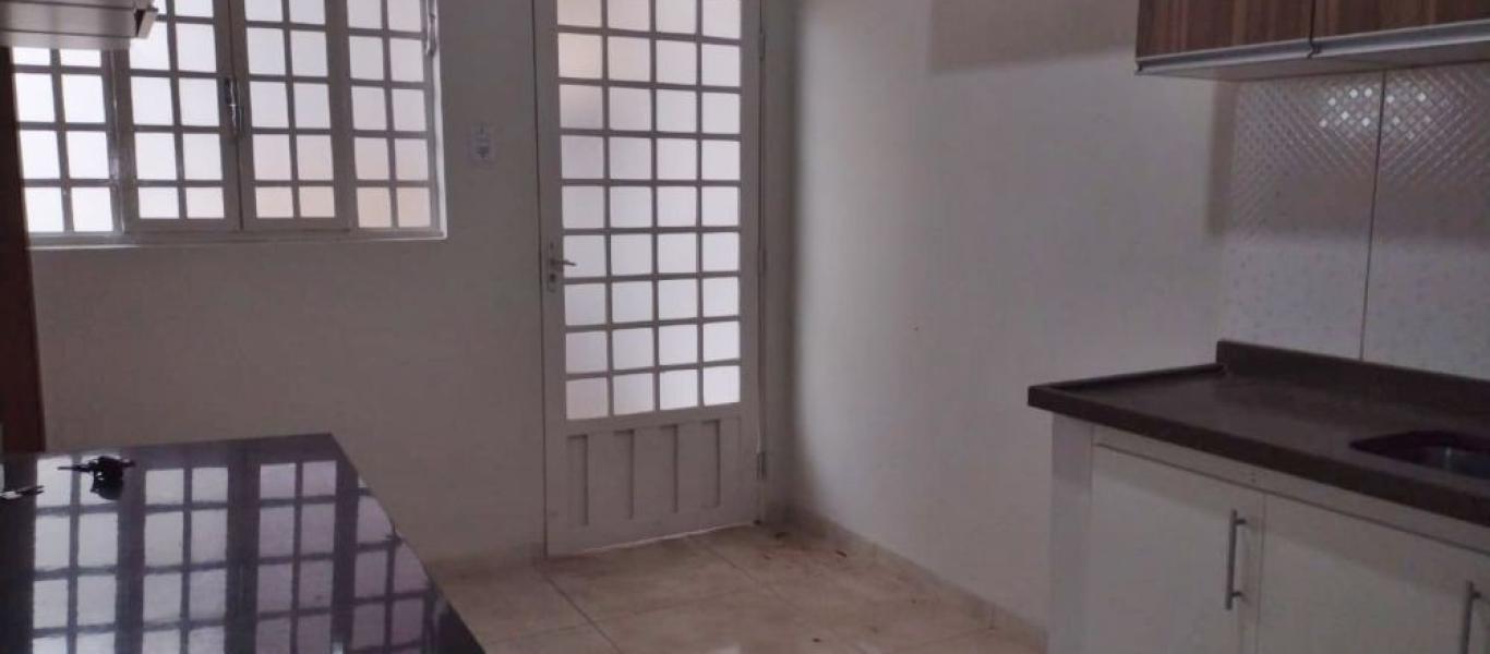 CASA NO PARQUE DAS FLORES em Assis