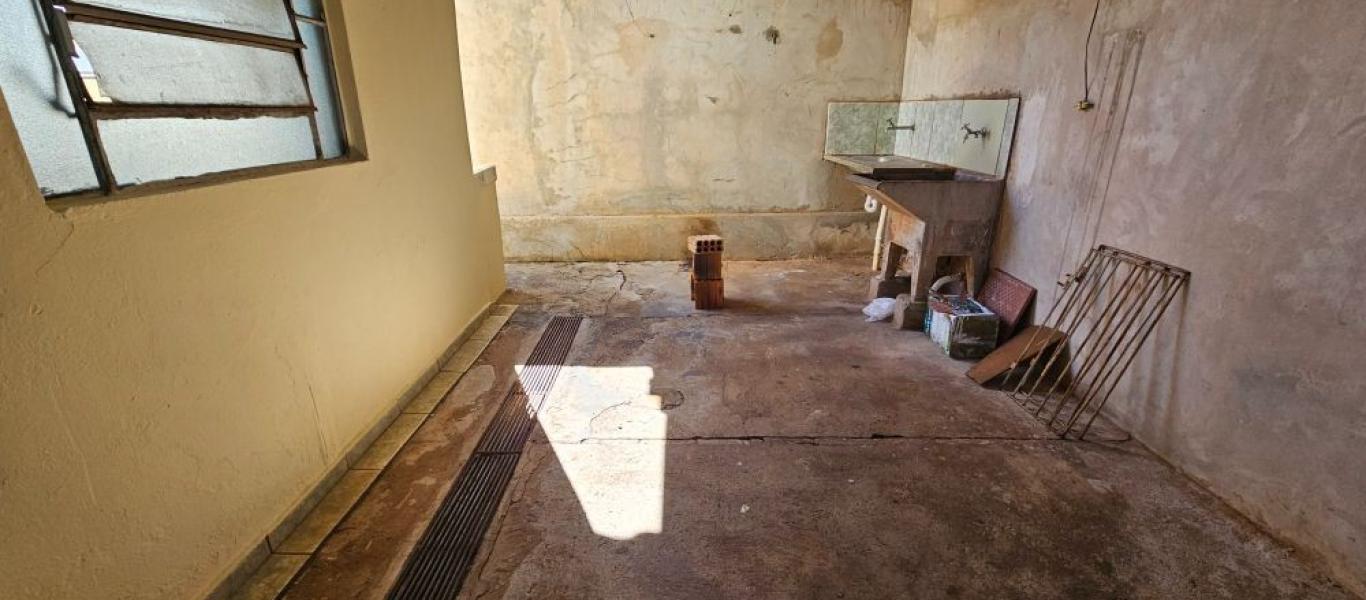 CASA NA Conjunto Habitacional Nelson Marcondes em Assis