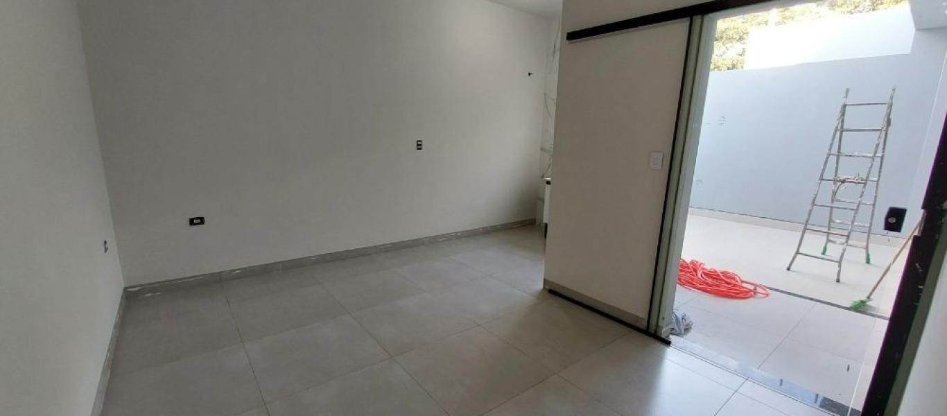 CASA NA Vila Tênis Clube em Assis