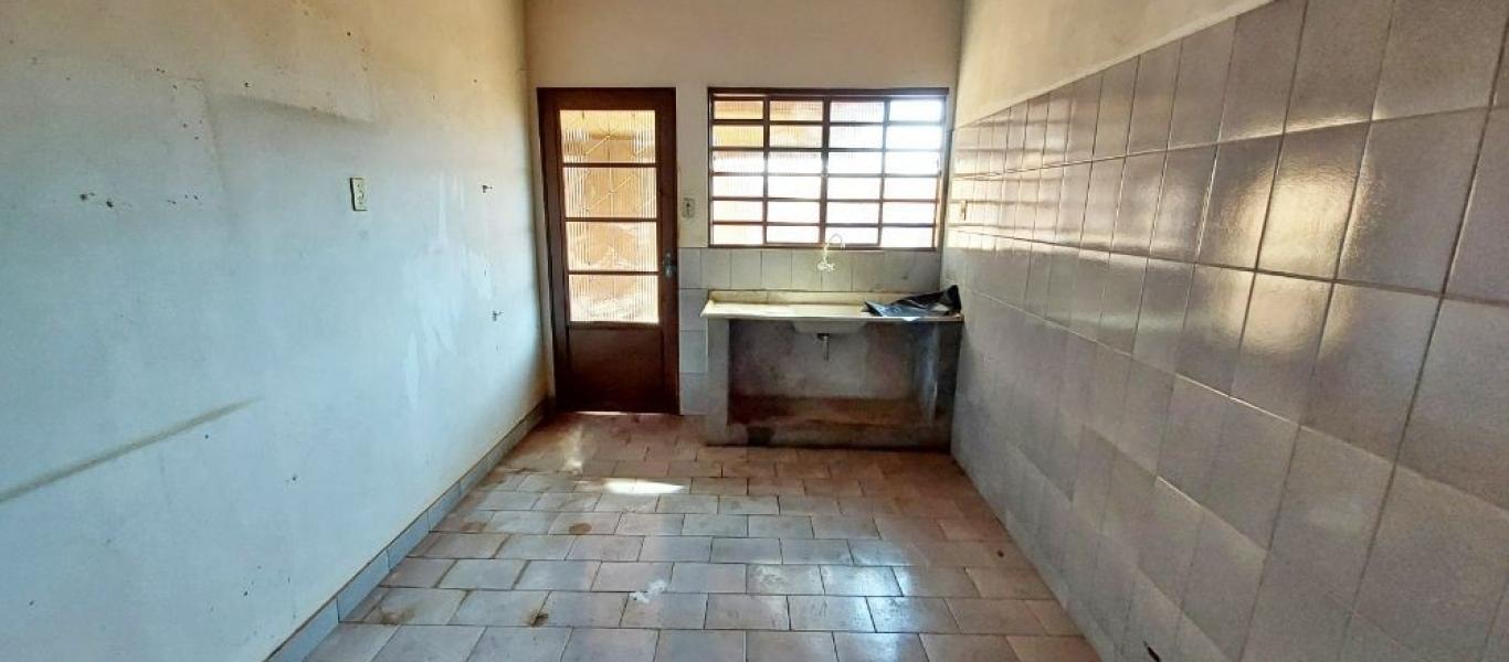 CASA NA Vila São Benedito em Assis