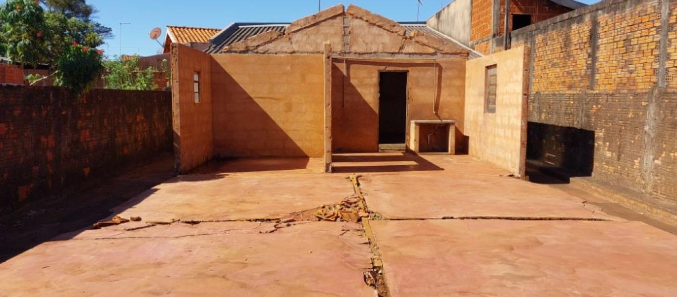 CASA NA Vila São Benedito em Assis