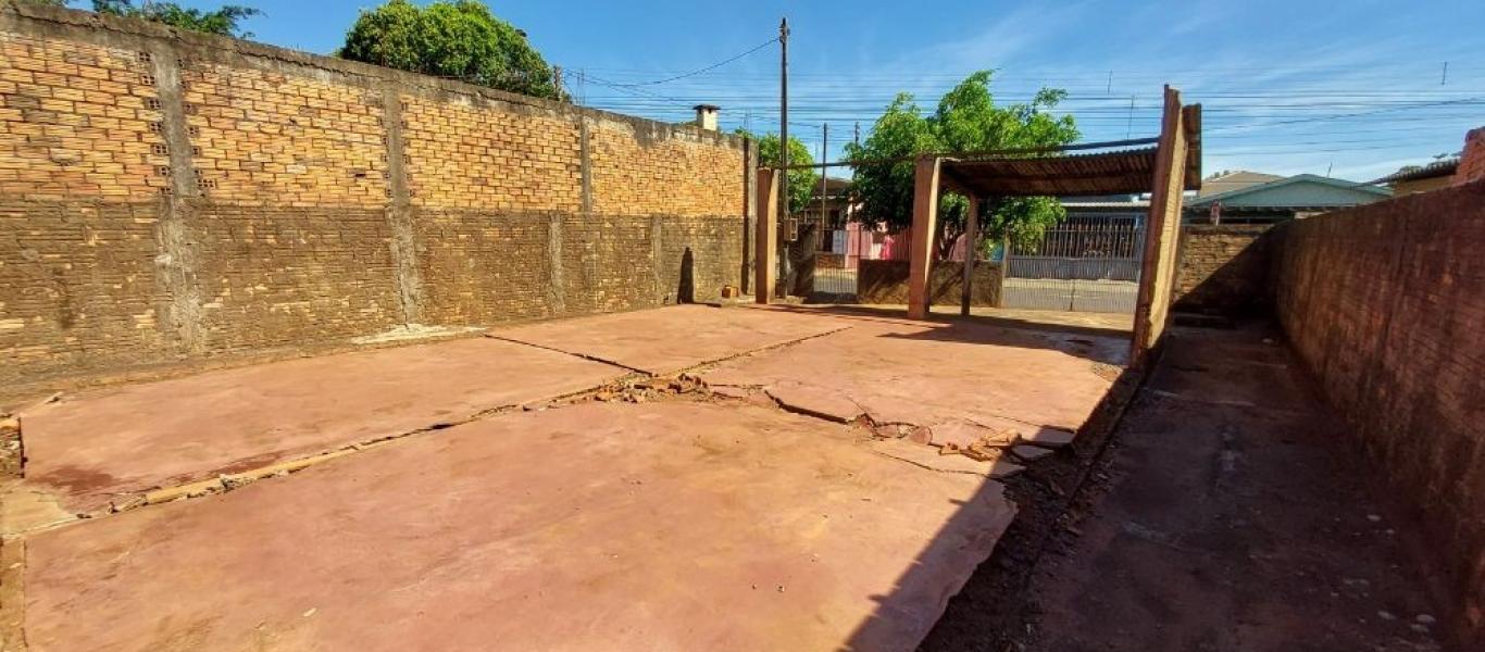 CASA NA Vila São Benedito em Assis