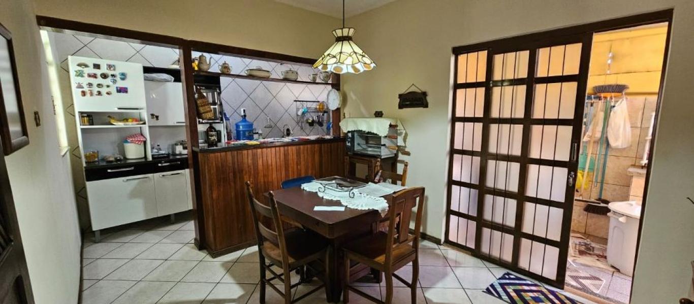 CASA NA Vila Adileta em Assis