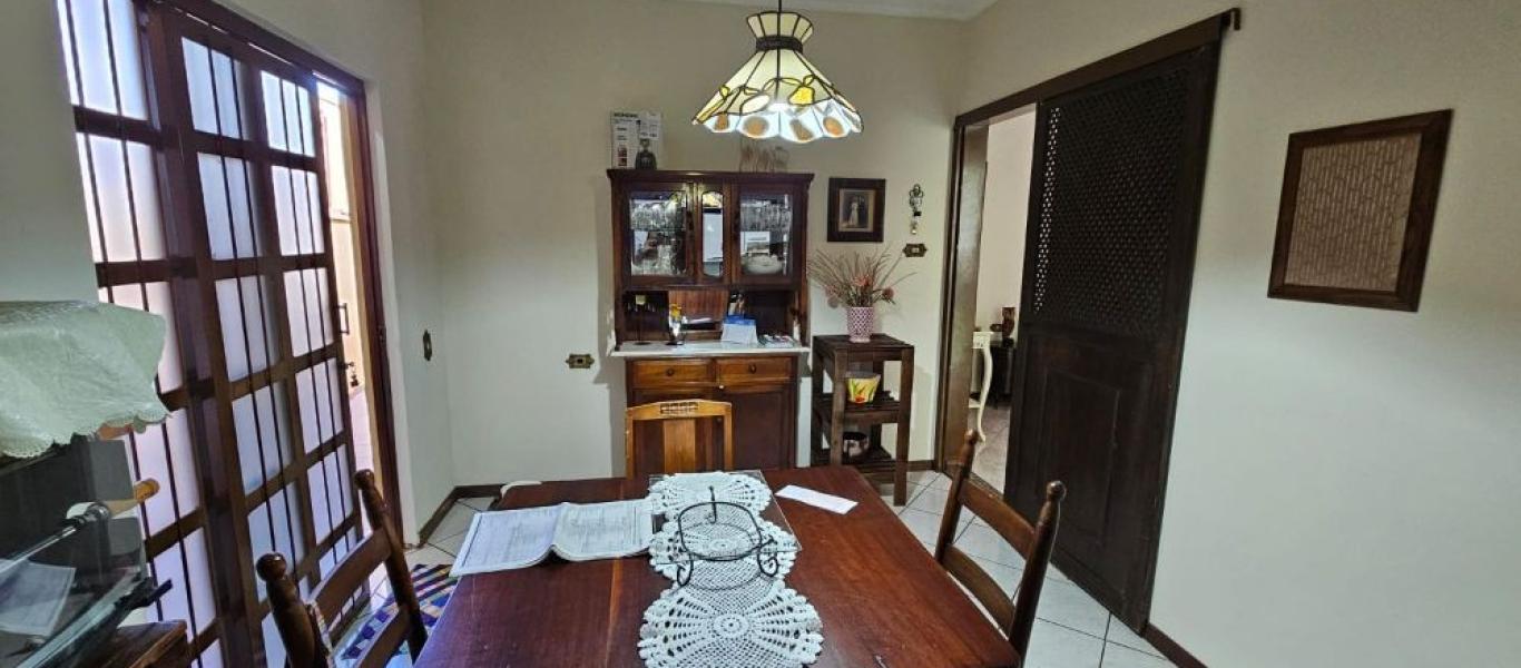 CASA NA Vila Adileta em Assis