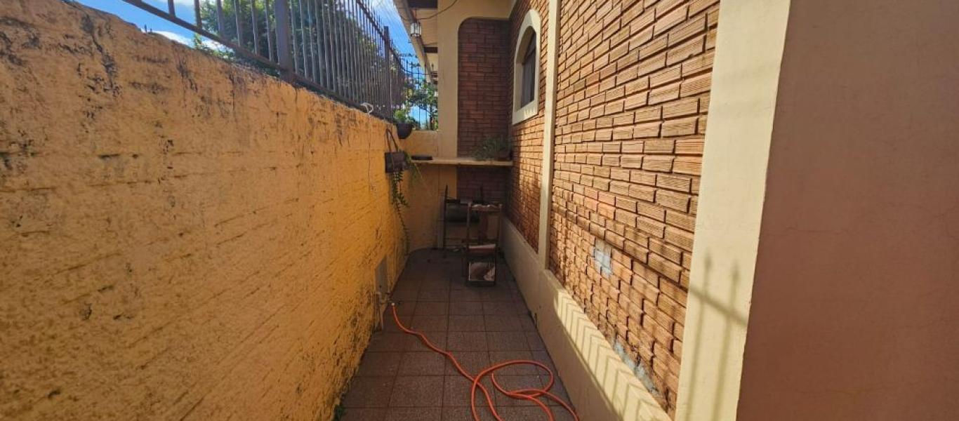 CASA NA Vila Adileta em Assis