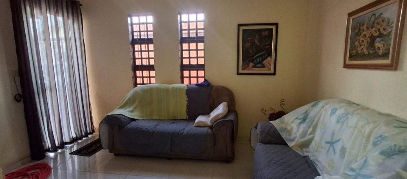 CASA NA Vila Carvalho em Assis