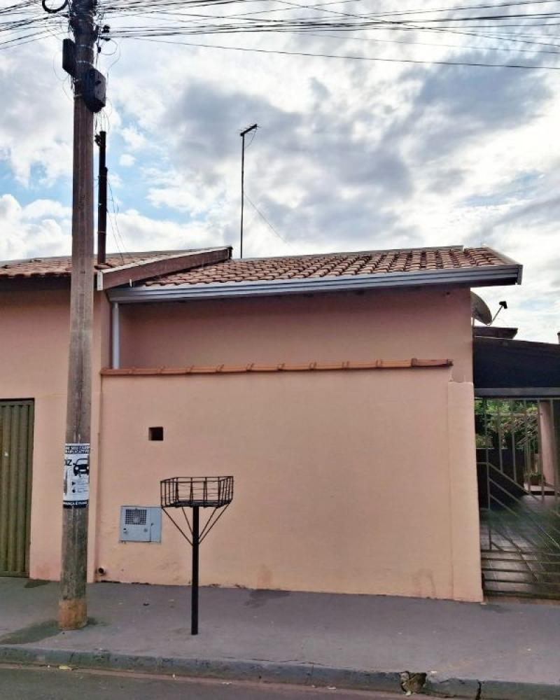 CASA NA Vila Carvalho em Assis