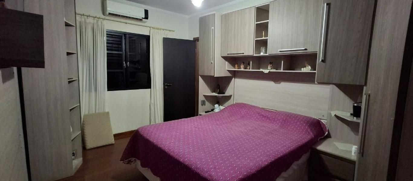 SOBRADO NA VILA RIBEIRO em Assis