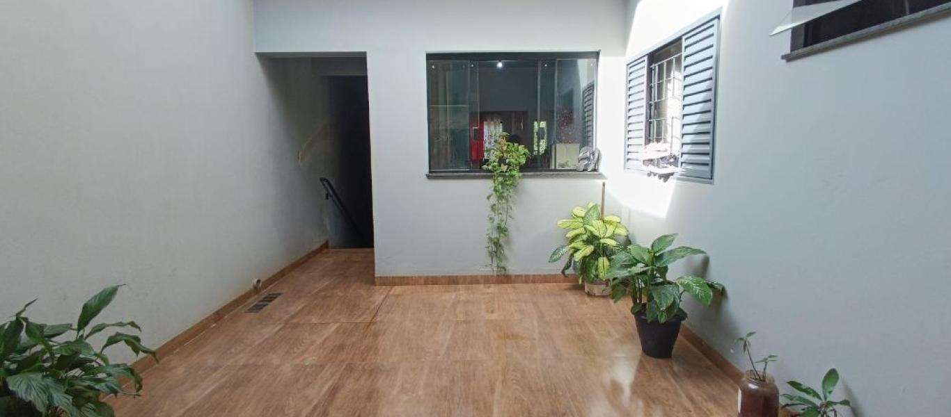 CASA NO Parque dos Pássaros em Cândido Mota