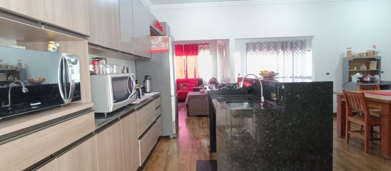 CASA NO Parque dos Pássaros em Cândido Mota