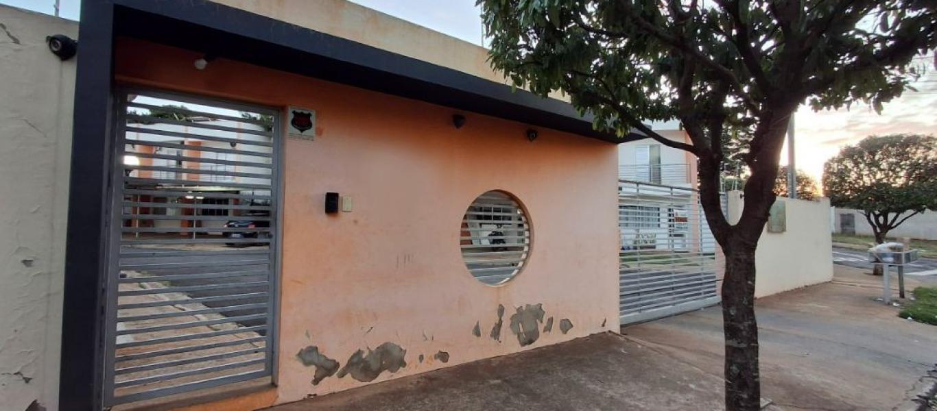 CASA NA Vila Triângulo em Assis