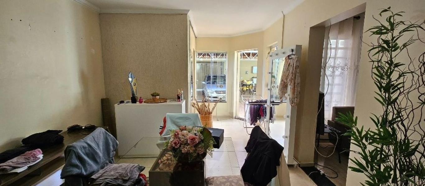 CASA NA Vila Ribeiro em Assis