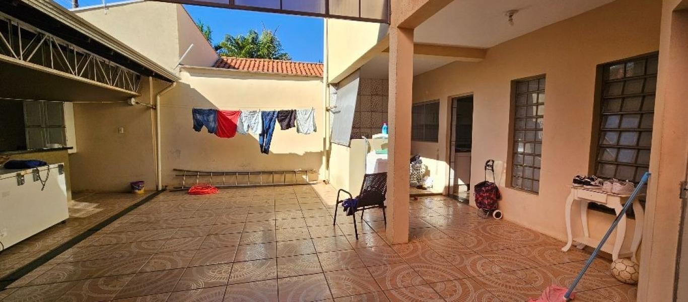 CASA NA Vila Ribeiro em Assis