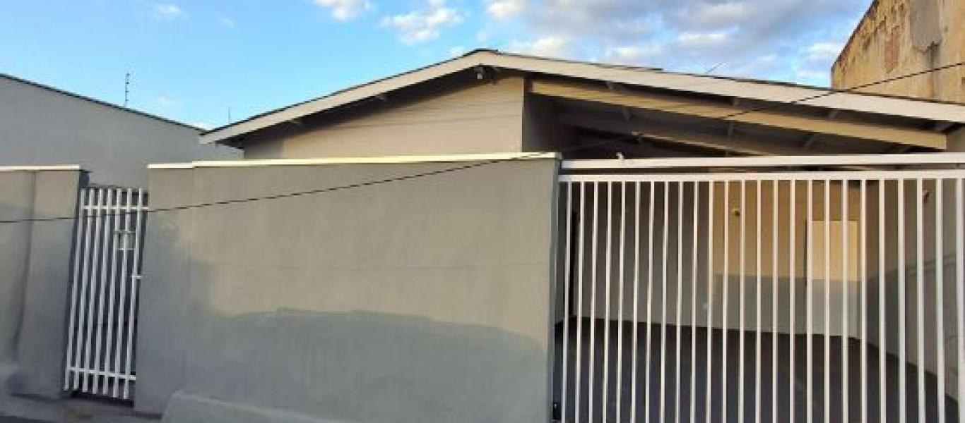 CASA NA Vila Central em Assis