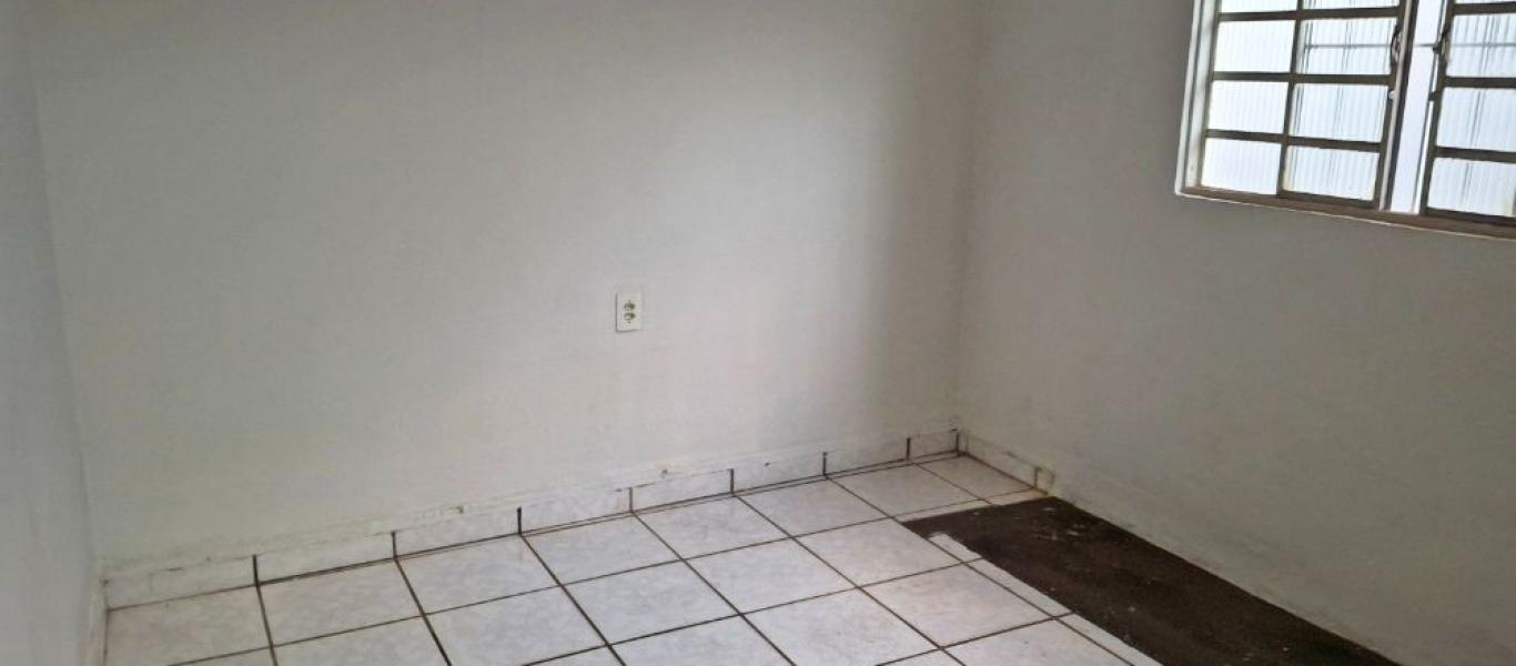 CASA NA Vila Central em Assis