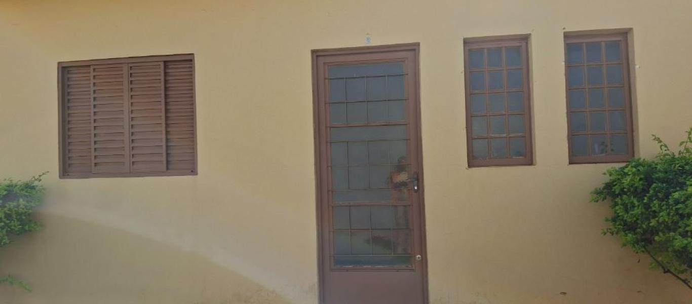 CASA NA Vila Tênis Clube em Assis