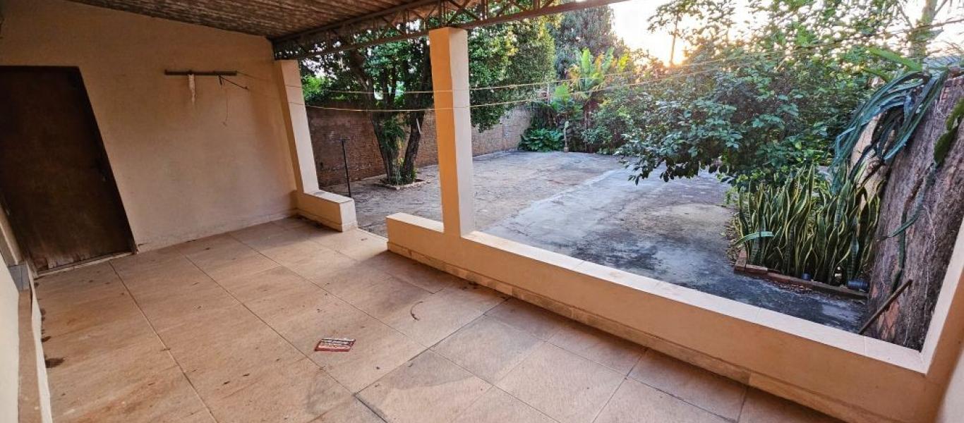 CASA NA Vila Carvalho em Assis