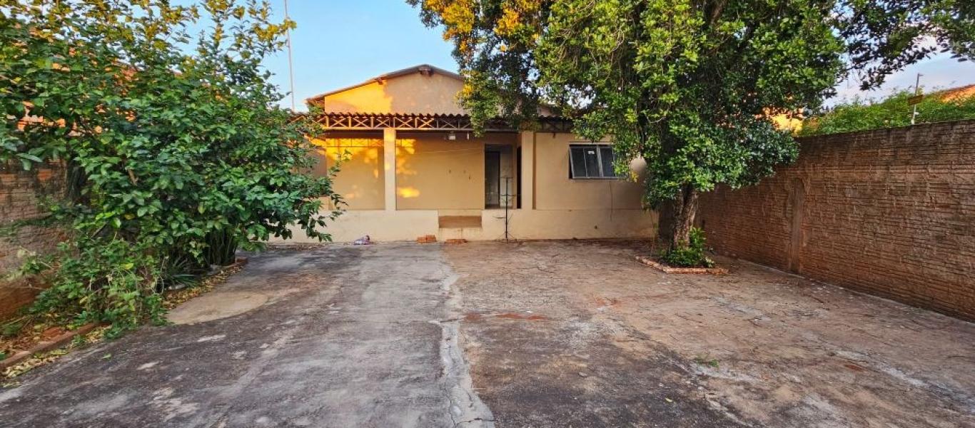 CASA NA Vila Carvalho em Assis