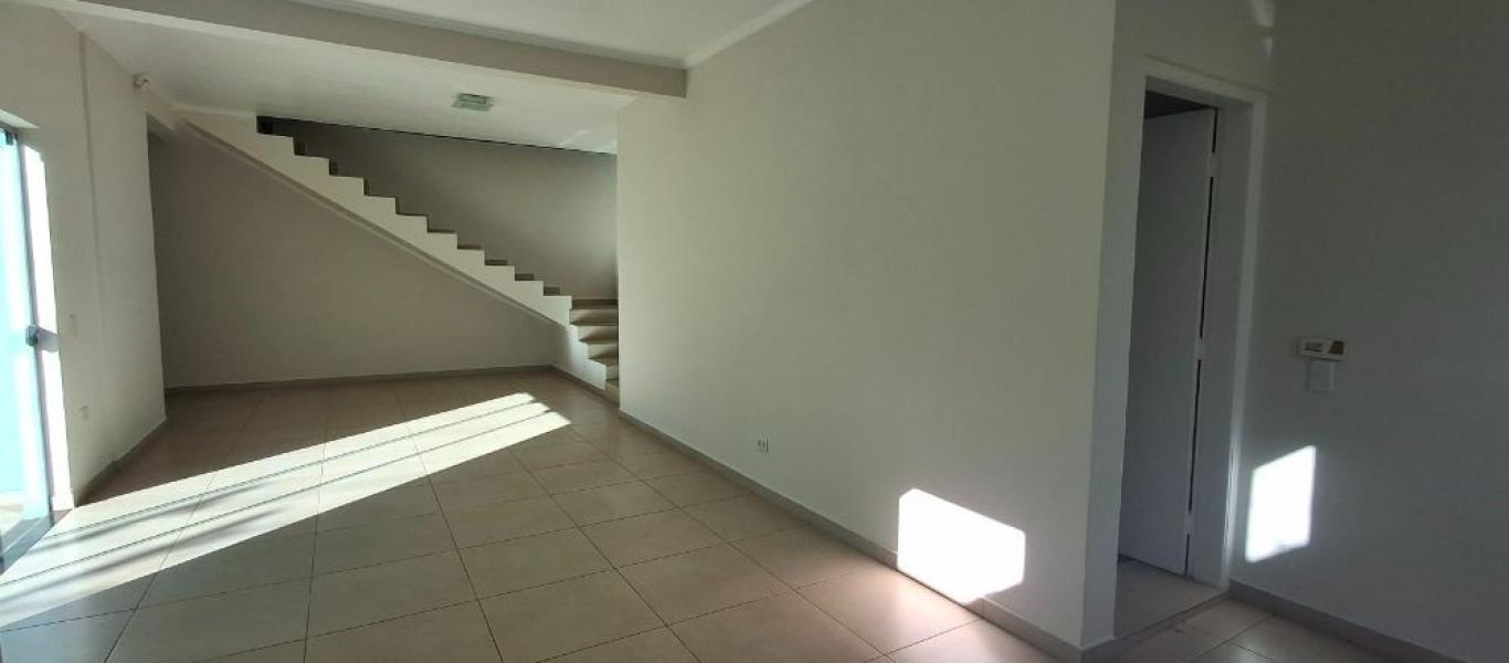 CASA NA Vila Paraíso em Assis