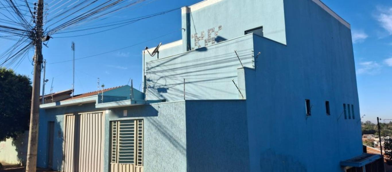 CASA NA Vila Paraíso em Assis