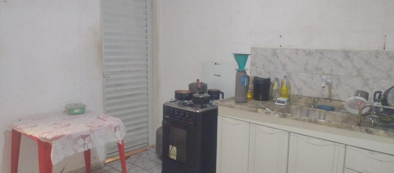 CASA NO Parque Universitário em Assis