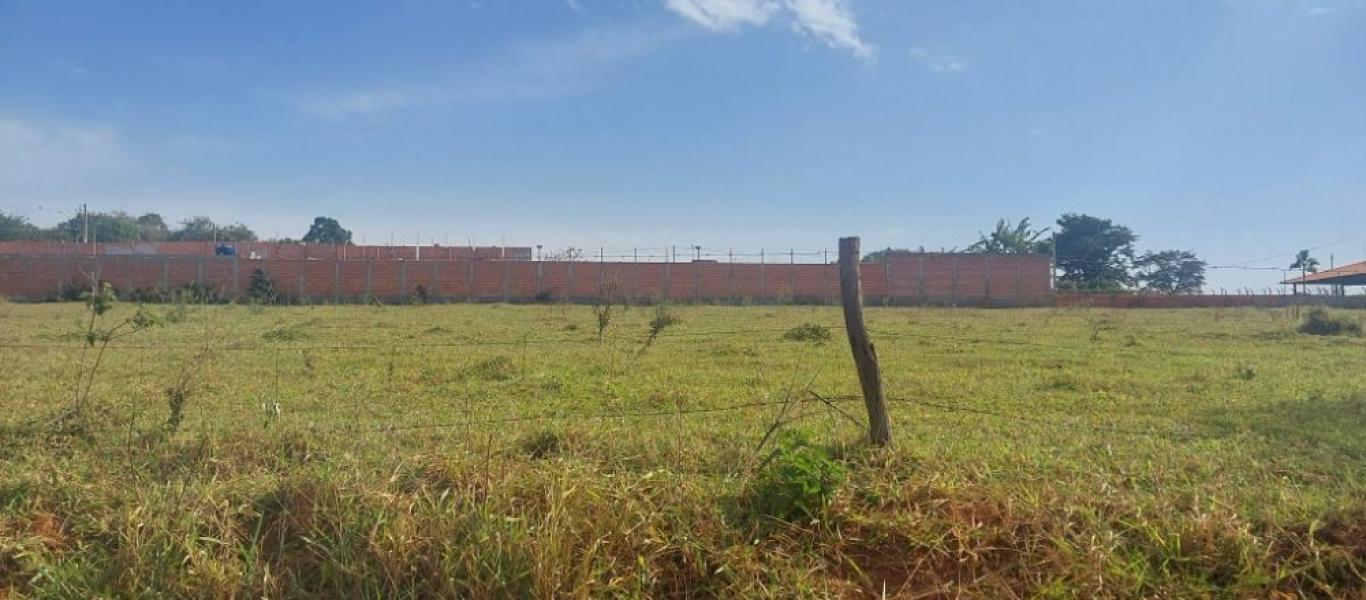 TERRENO NA ÁGUA DA PORCA em Assis
