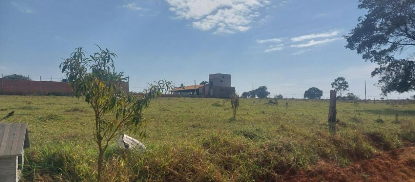 TERRENO NA ÁGUA DA PORCA em Assis