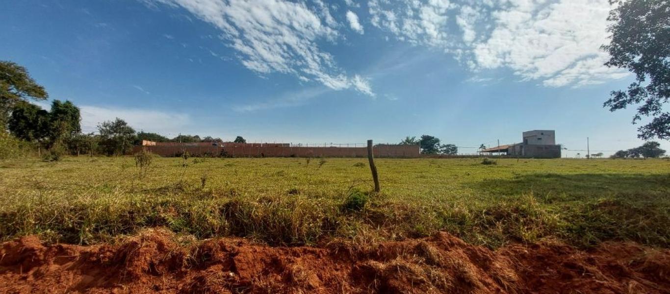 TERRENO NA ÁGUA DA PORCA em Assis