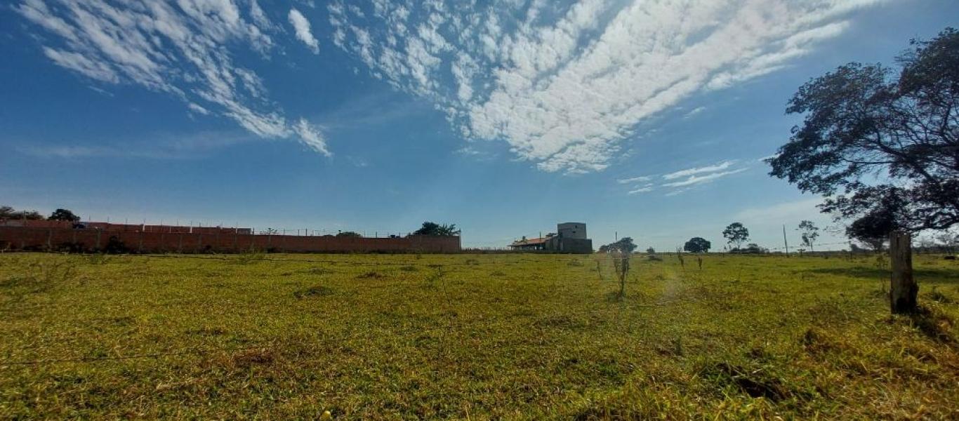 TERRENO NA ÁGUA DA PORCA em Assis