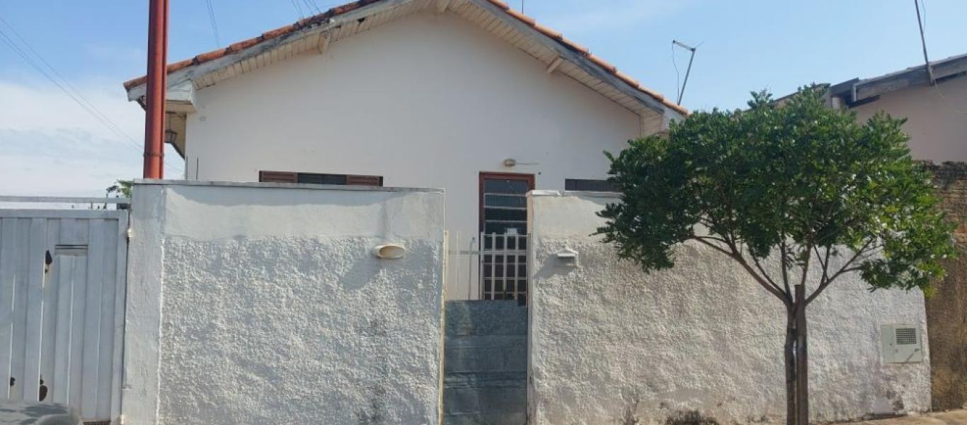 CASA NA Vila Progresso em Assis