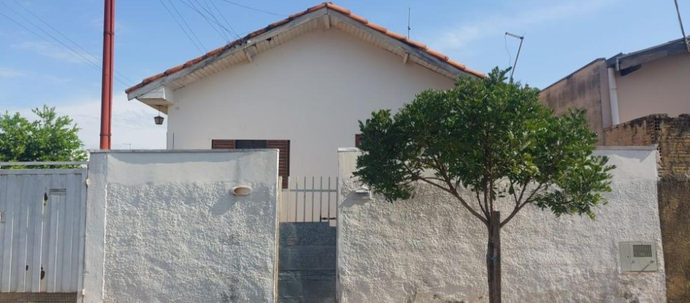 CASA NA Vila Progresso em Assis