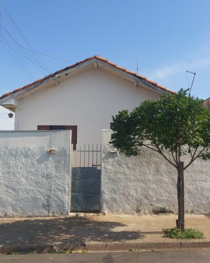 CASA NA Vila Progresso em Assis