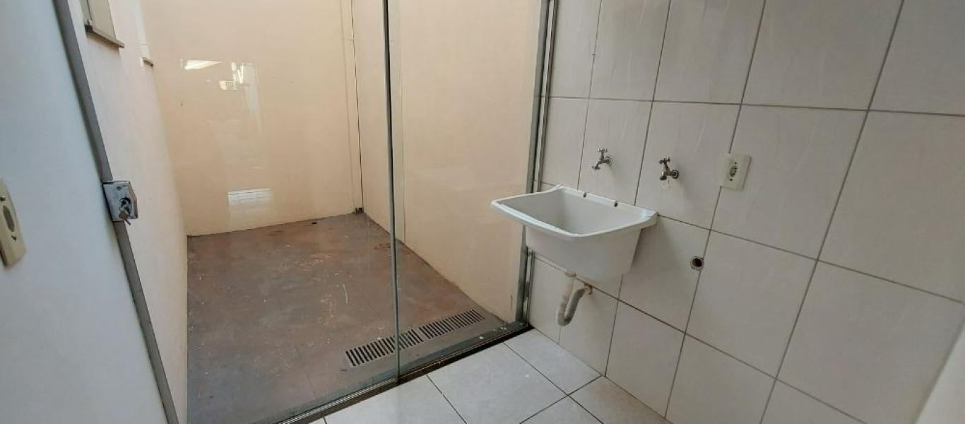 CASA NA Vila Ribeiro em Assis