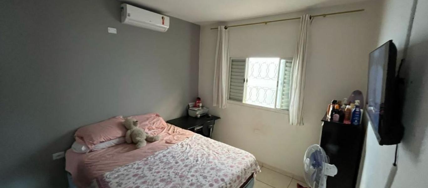 CASA NO Parque Universitário em Assis
