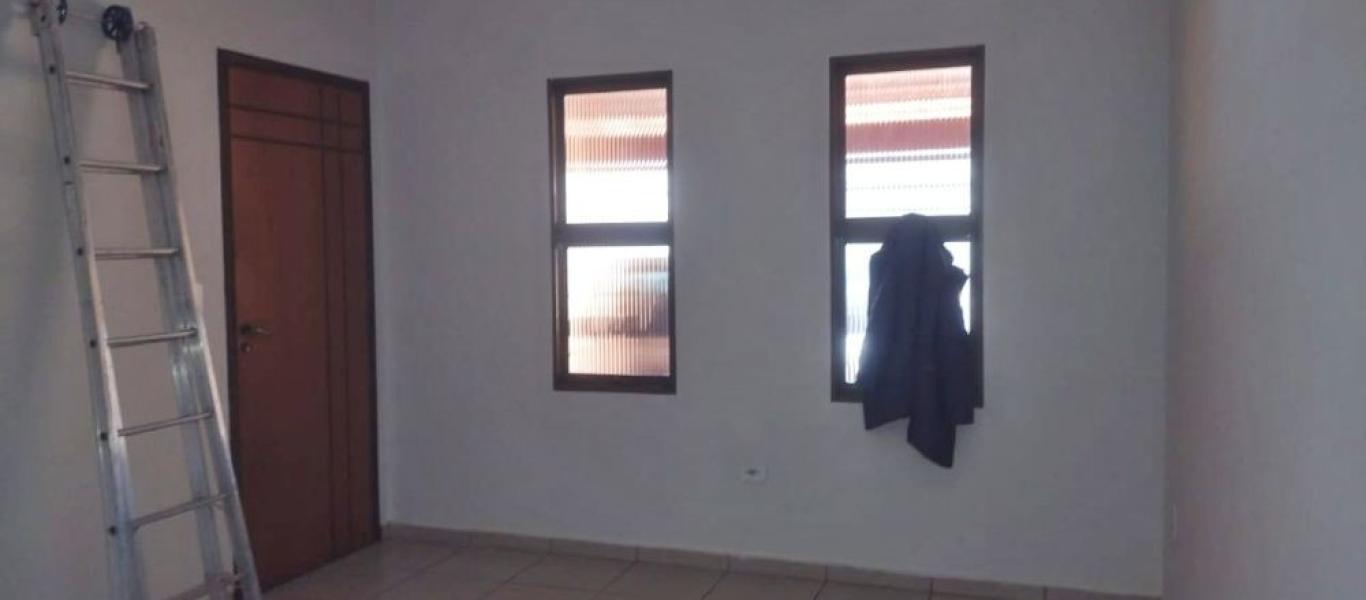 CASA NA Vila Tênis Clube em Assis