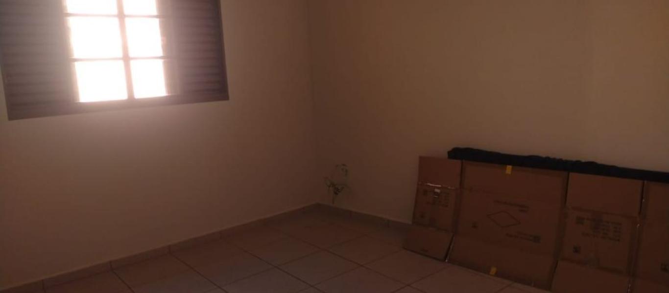 CASA NA Vila Tênis Clube em Assis