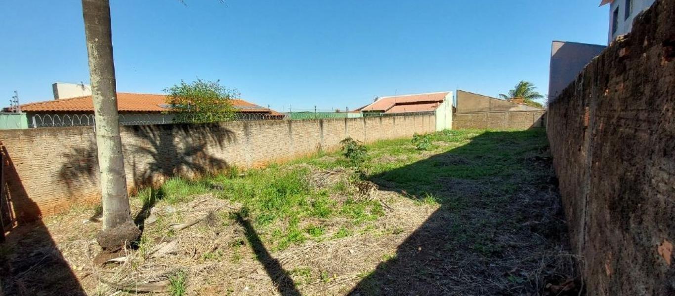 TERRENO NA Vila Ouro Verde em Assis