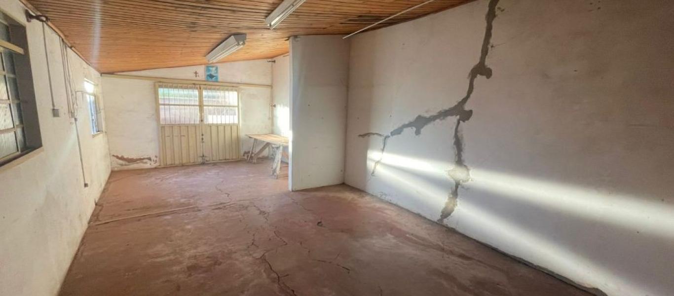 CASA NA Vila Operária em Assis