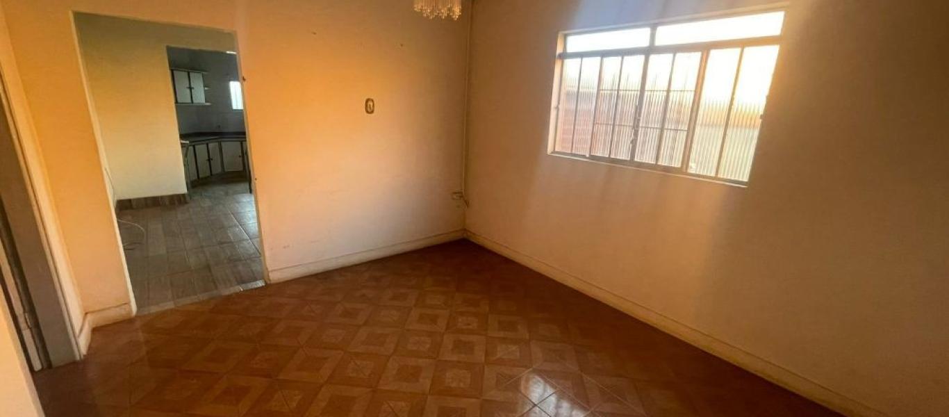 CASA NA Vila Operária em Assis