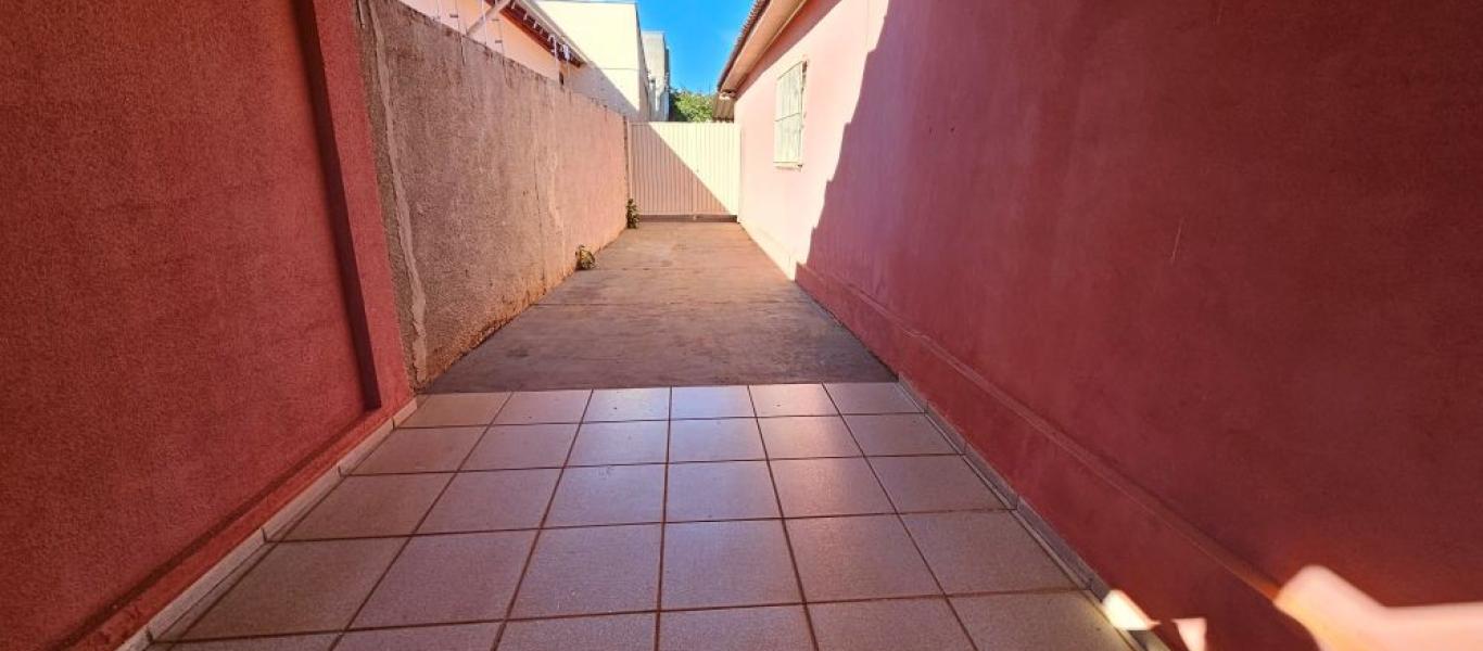 CASA NA Vila Paraíso em Assis
