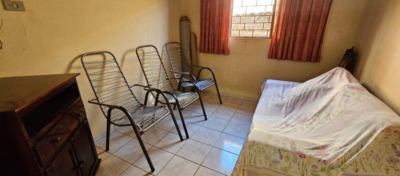 CASA NA Vila Paraíso em Assis
