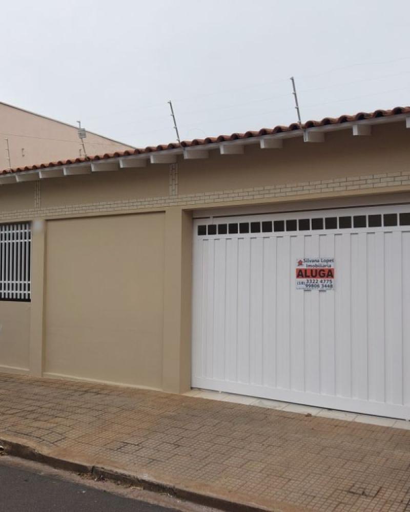 CASA NA Vila Tênis Clube em Assis