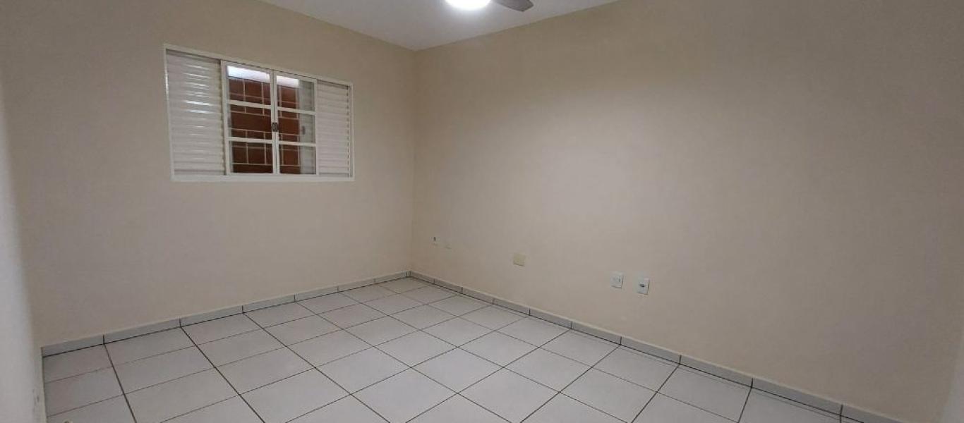 CASA NA Vila Tênis Clube em Assis