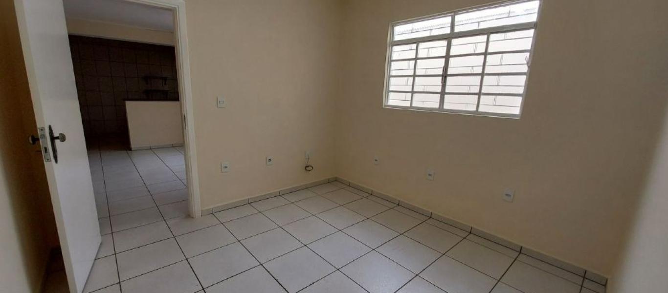 CASA NA Vila Tênis Clube em Assis