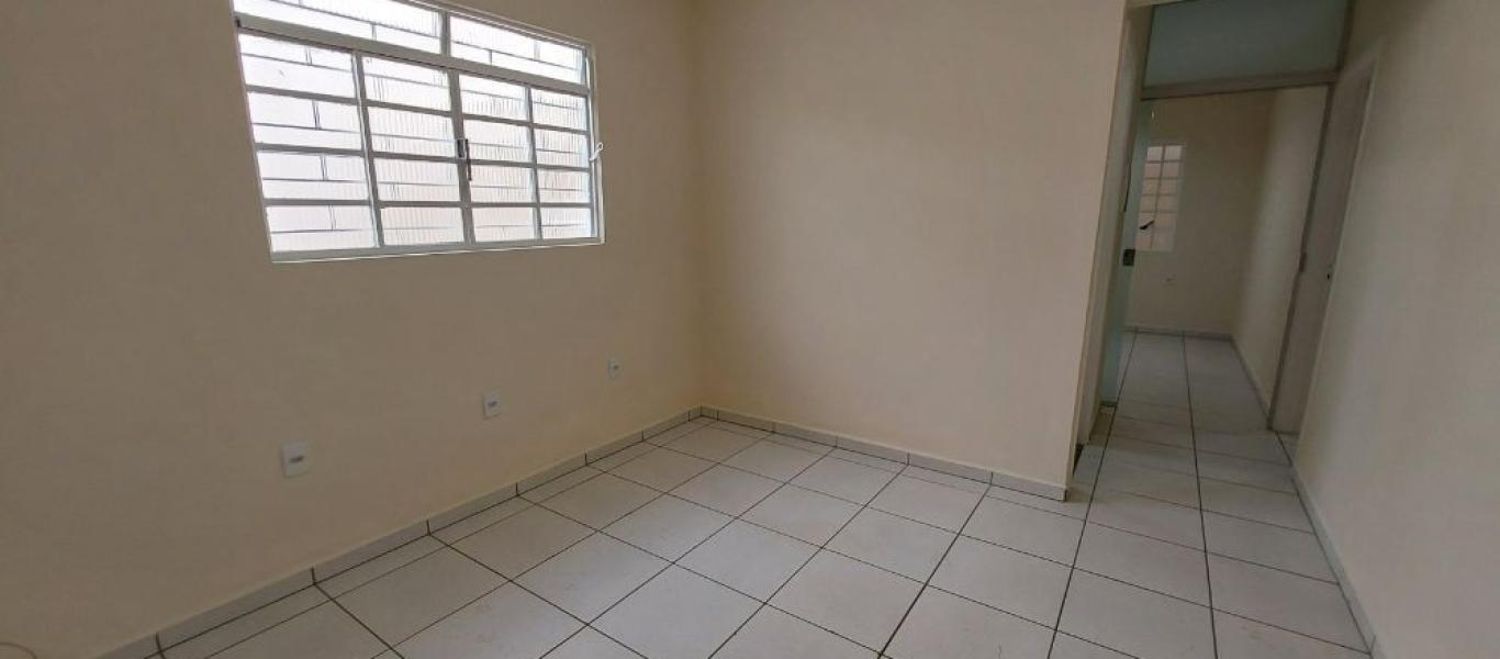 CASA NA Vila Tênis Clube em Assis